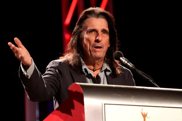 When Did Alice Cooper Become A Christian?
